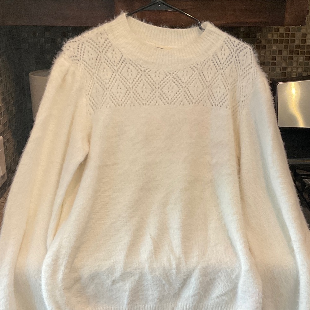 Eesome Soft Cream Women's Sweater